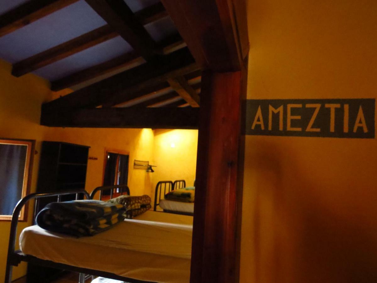 Olasenea Aterpea *